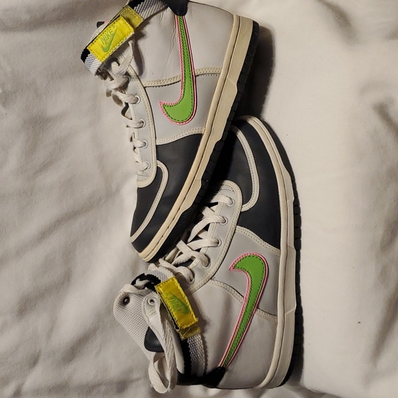Vandal High(GS) NIKE SHOES W/Original box - Picture 7 of 16